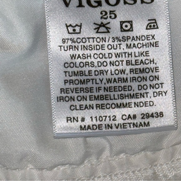 NEW Vigoss Distressed White Ace High Rise Bermuda Shorts size 25 - Picture 7 of 9